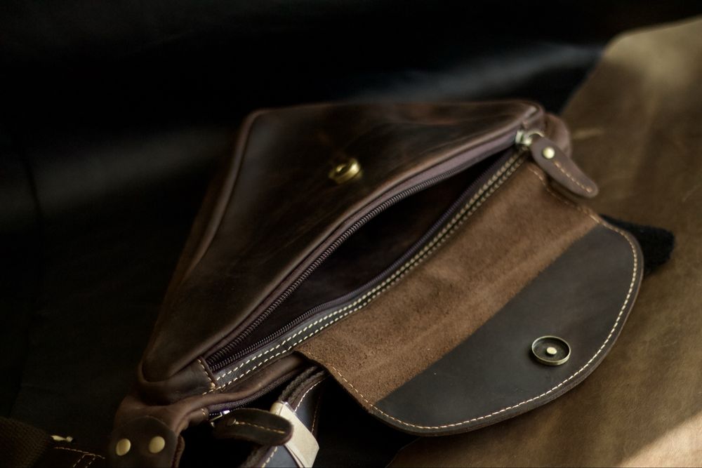 Сумка на грудь чоловіча шкіряна. Слінг / бананка мужская кожаная