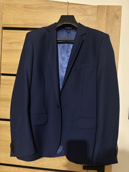 Granatowy garnitur super slim
