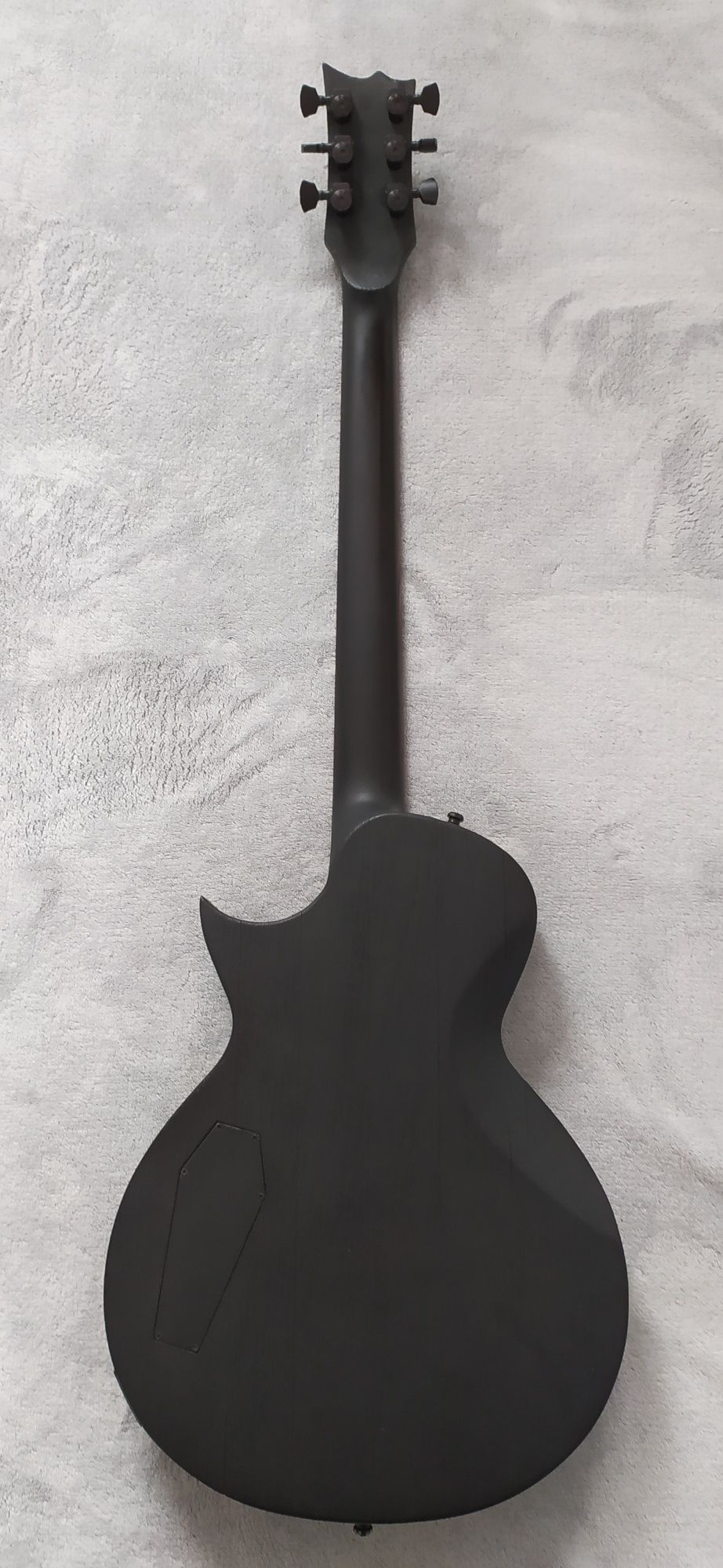 Gitara wzorowana na ESP Eclipse RZK Burnt II