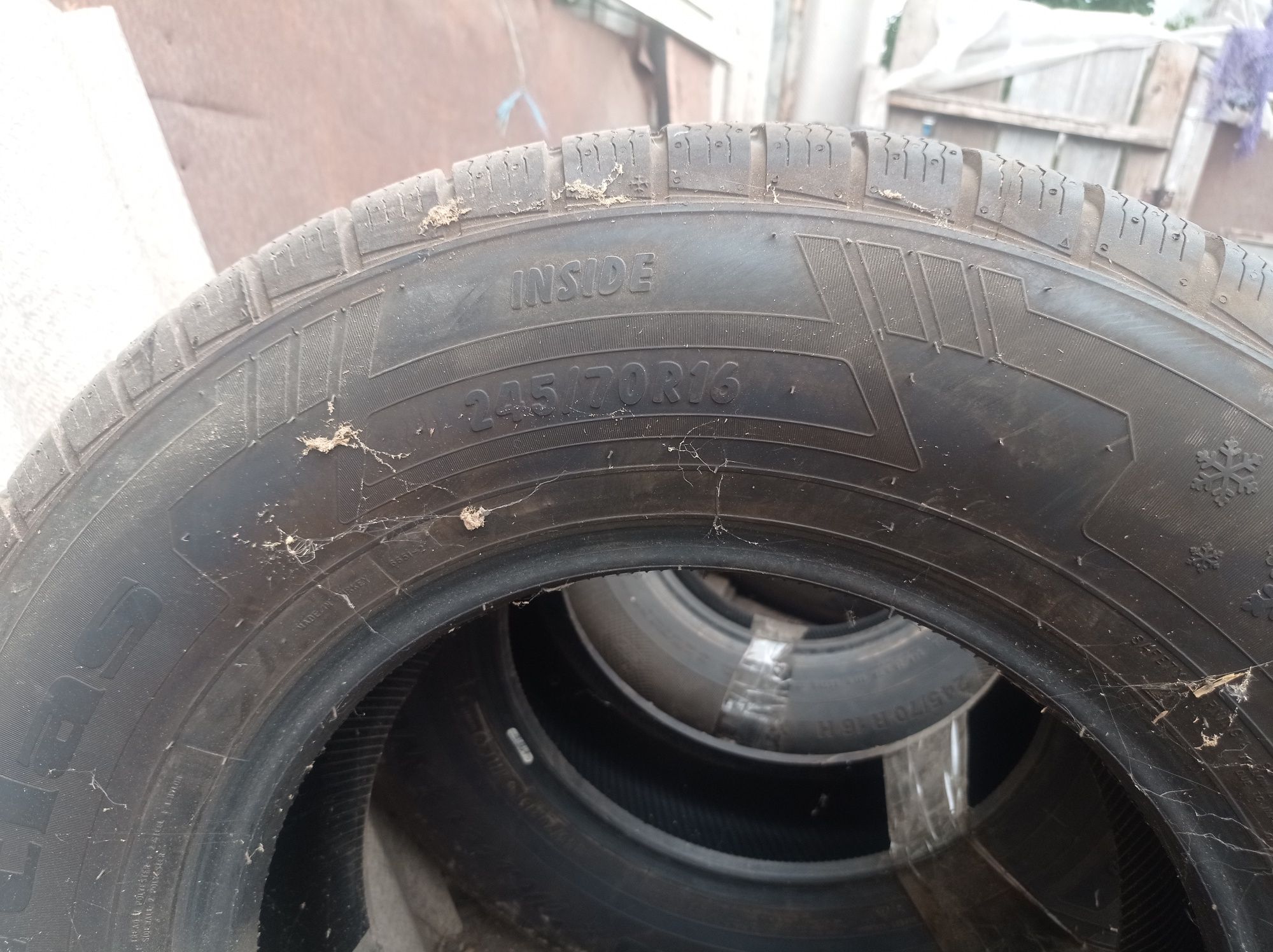 Продам резину 245/70 R16