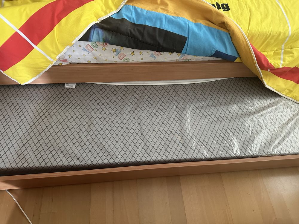 Quarto de crianca ,jovem em bom estado