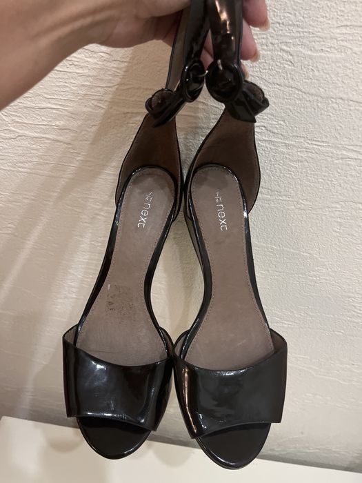 Buty sandałki  letnie skórzane lakierowane mar NEXT rozm 39 Nowe