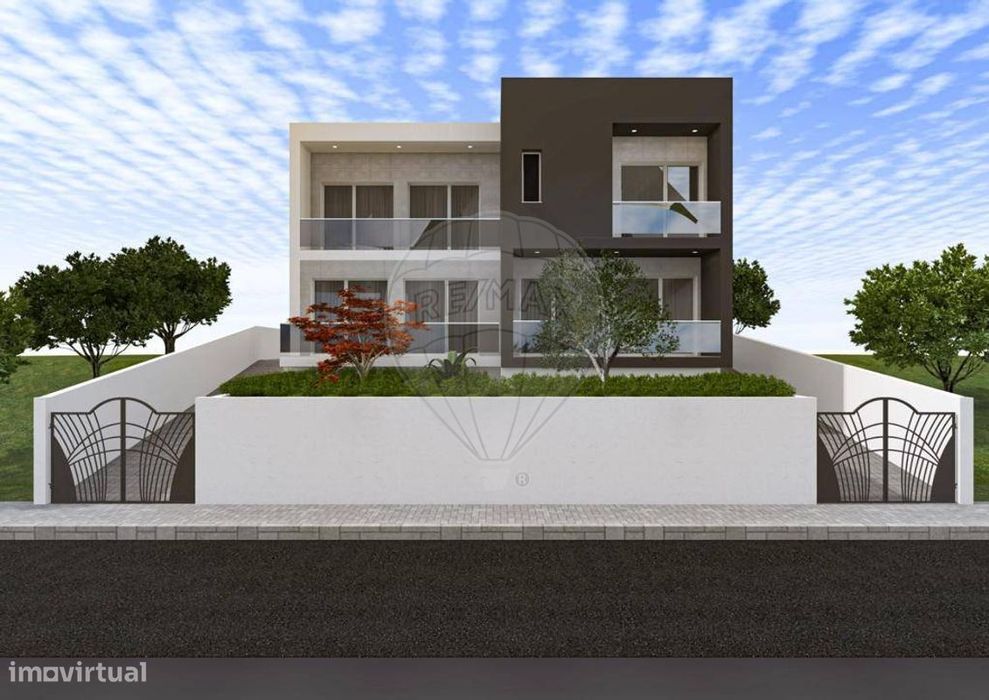 Moradia T4 para venda