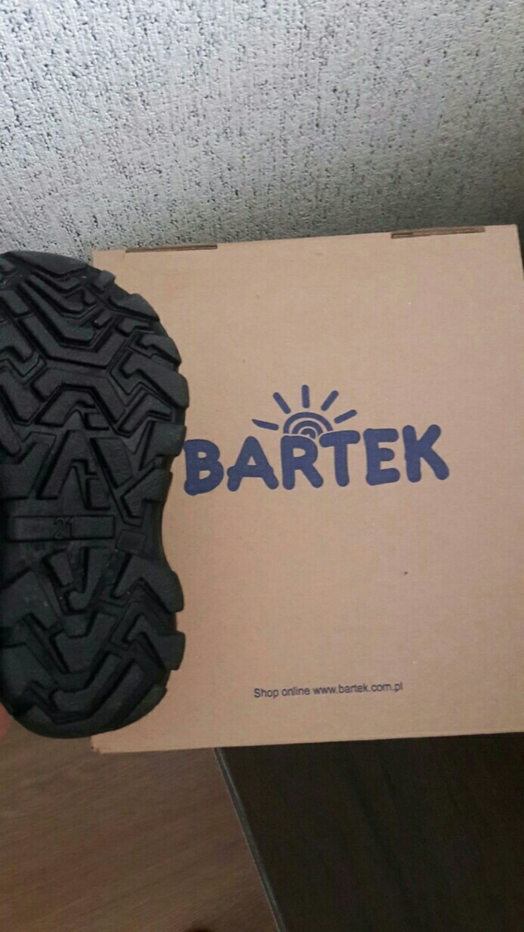 Ботинки bartek новые.