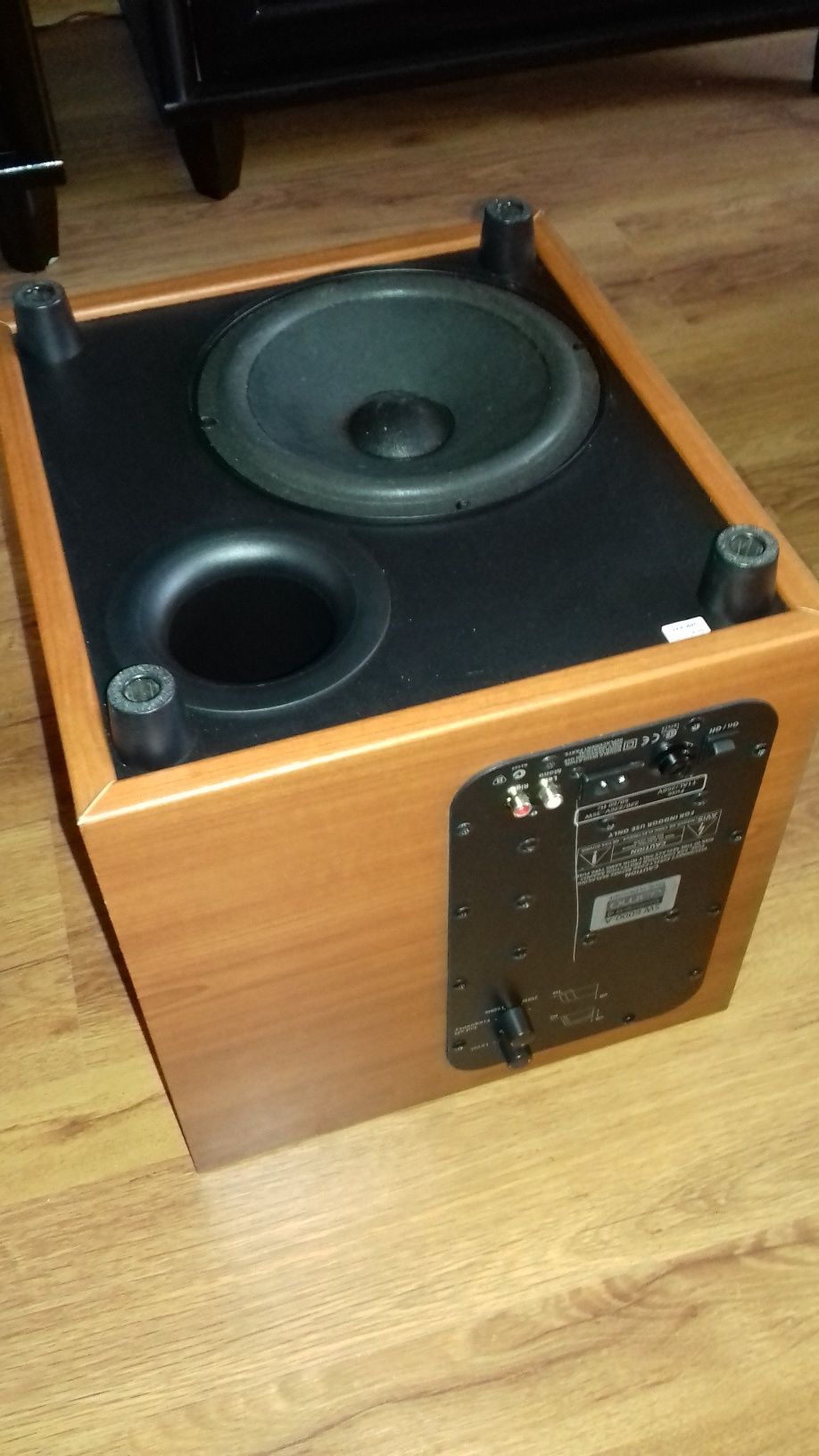 Kolumna głośnik subwoofer pufa drewniany 35W