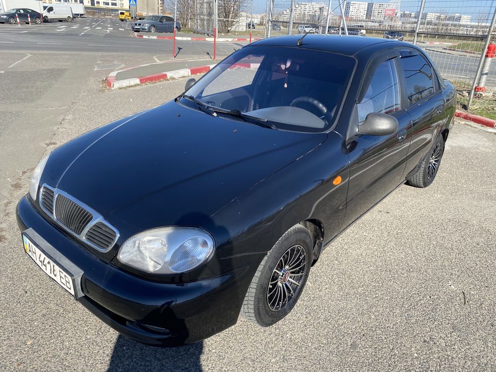 Daewoo Lanos 1,5. 2007 года + Бокс на крышу и релинги