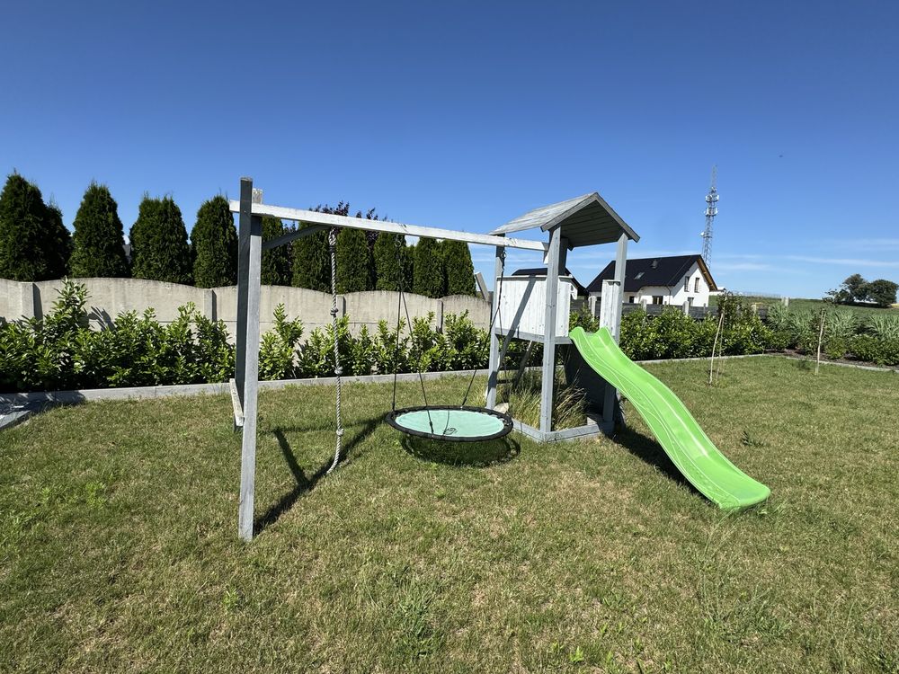 Plac zabaw - Domek, hustawka, zjeżdżalnia