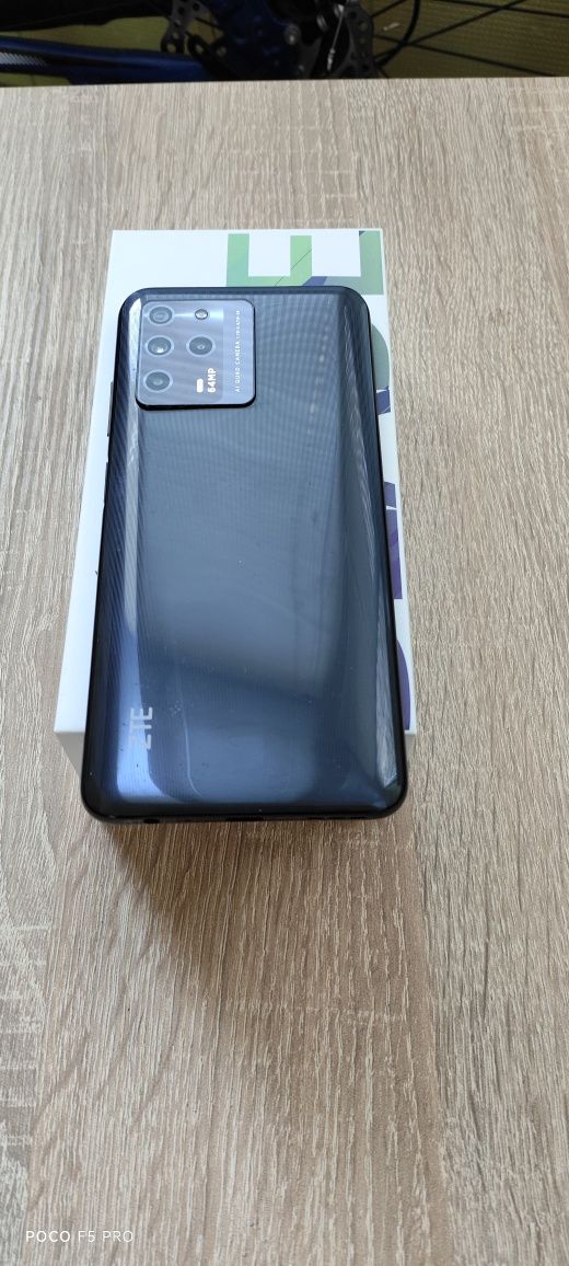 ZTE Blade v30  комплект