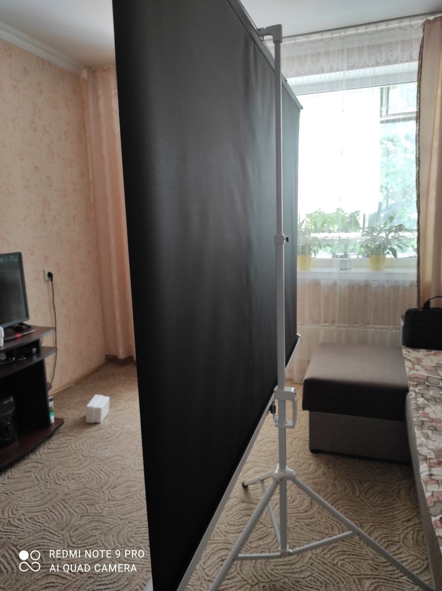 Продам екран проекційний Walfix