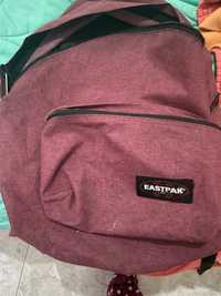 Mochila eastpack bordo usada