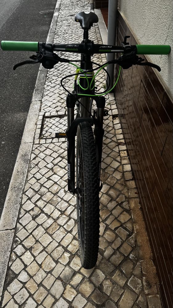 Bicicleta BTT Jorbi Carbono