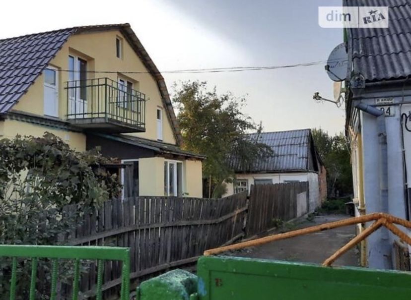 Терміновий продаж 2 поверхового будинку, ділянкою на 6 соток.