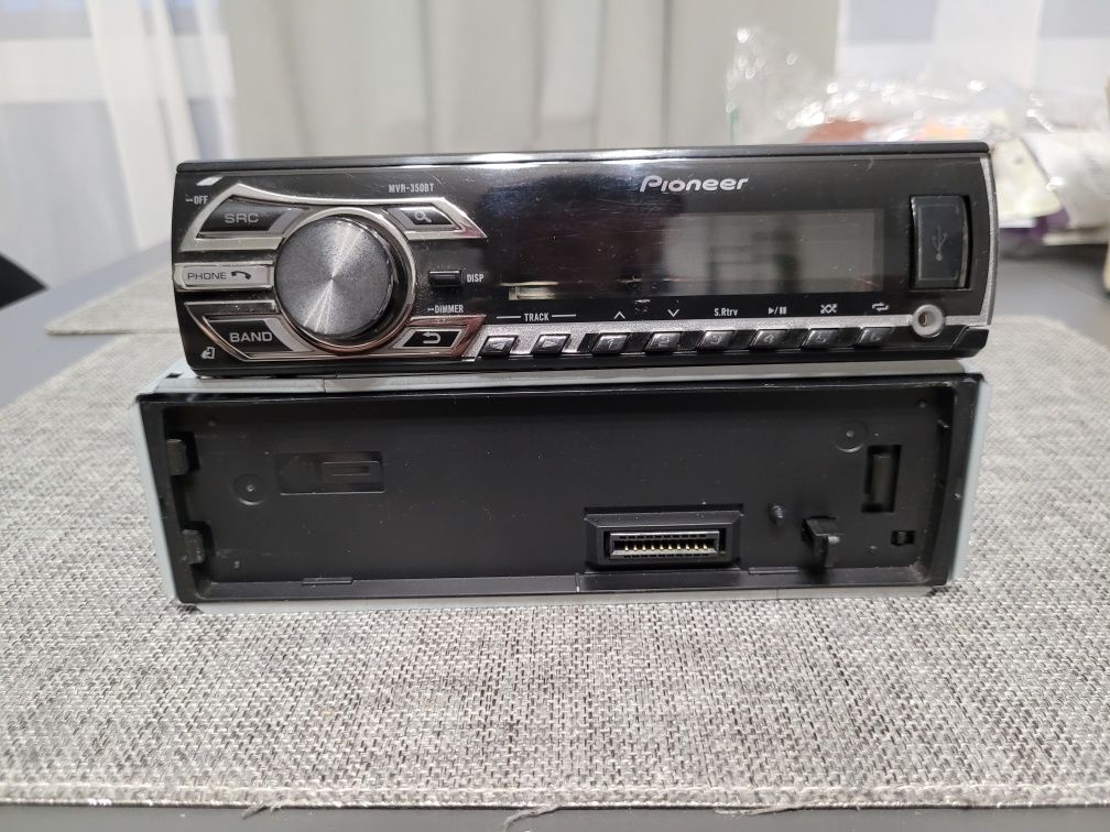 Radio samochodowe Pioneer 4x50W MOS-FET BLUETOOTH,USB/IPOD/IPHONE,DUAL
