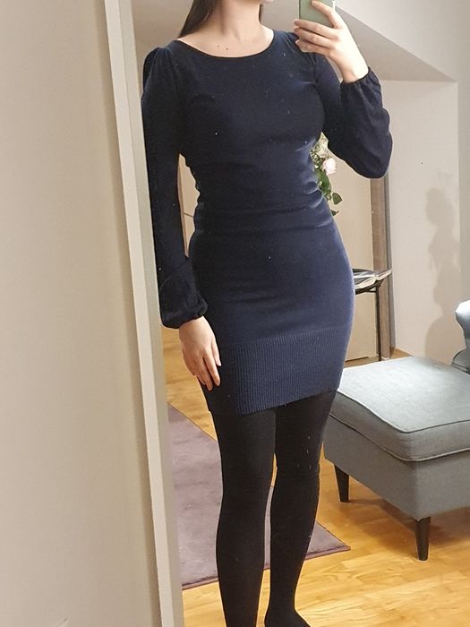 Sukienka sweterkowa Reserved