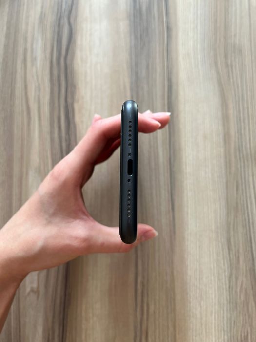 iPhone 11 64GB - stan bardzo dobry, bateria 81%