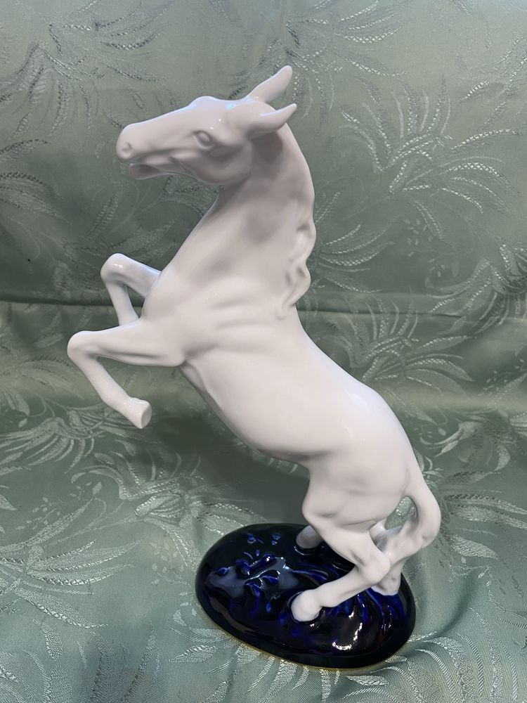 Figurka porcelanowa konia Royal Dux