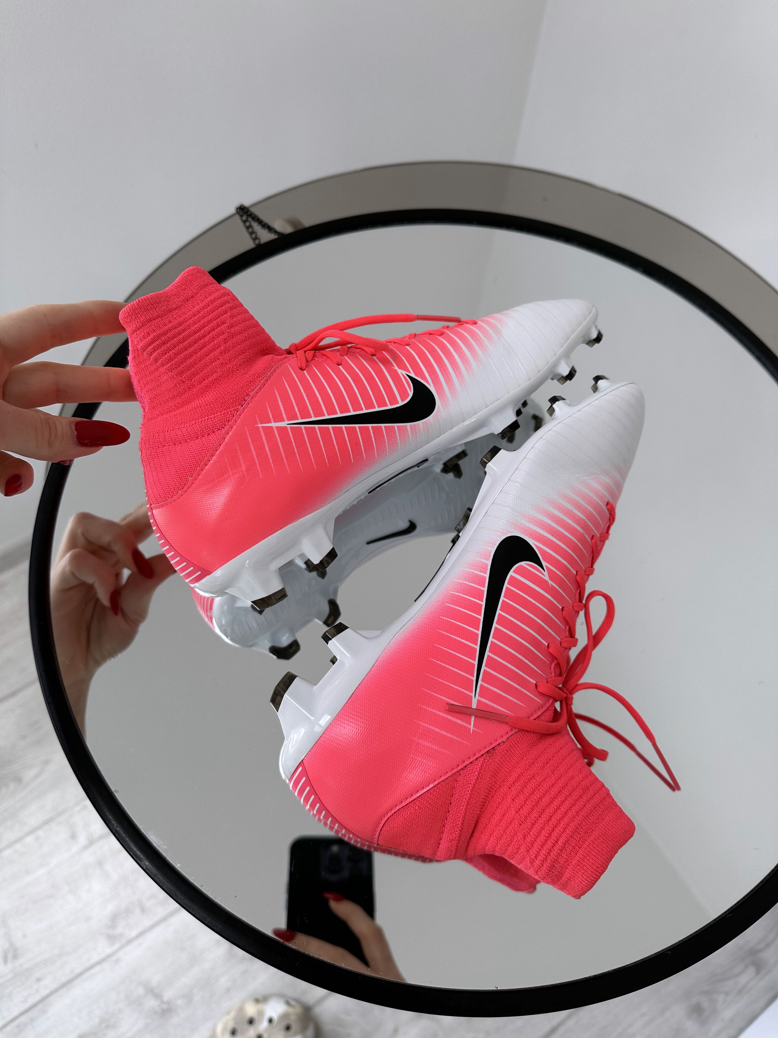 Шикарные  бутсы с чулком Nike Mercurial