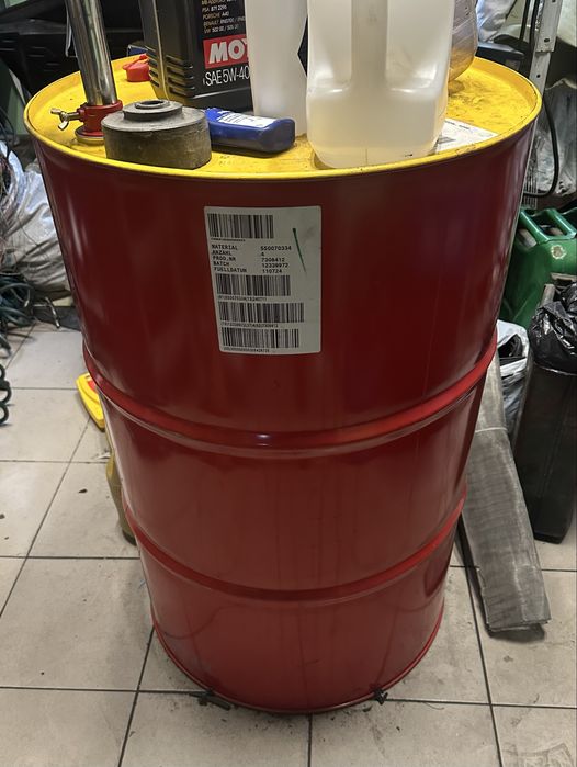 Продам моторное масло Shell helix hx8 5w30 5w40