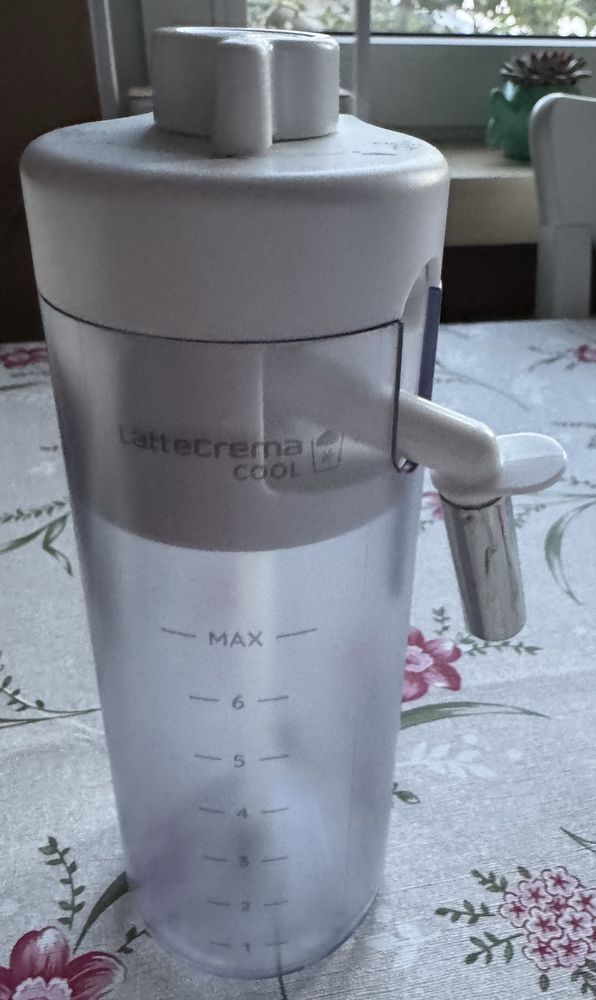 Delonghi Eletta Explore karafka na zimne mleko