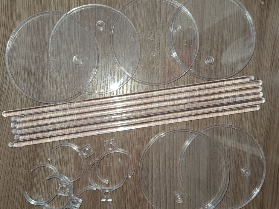 Лот підставок для ляльок