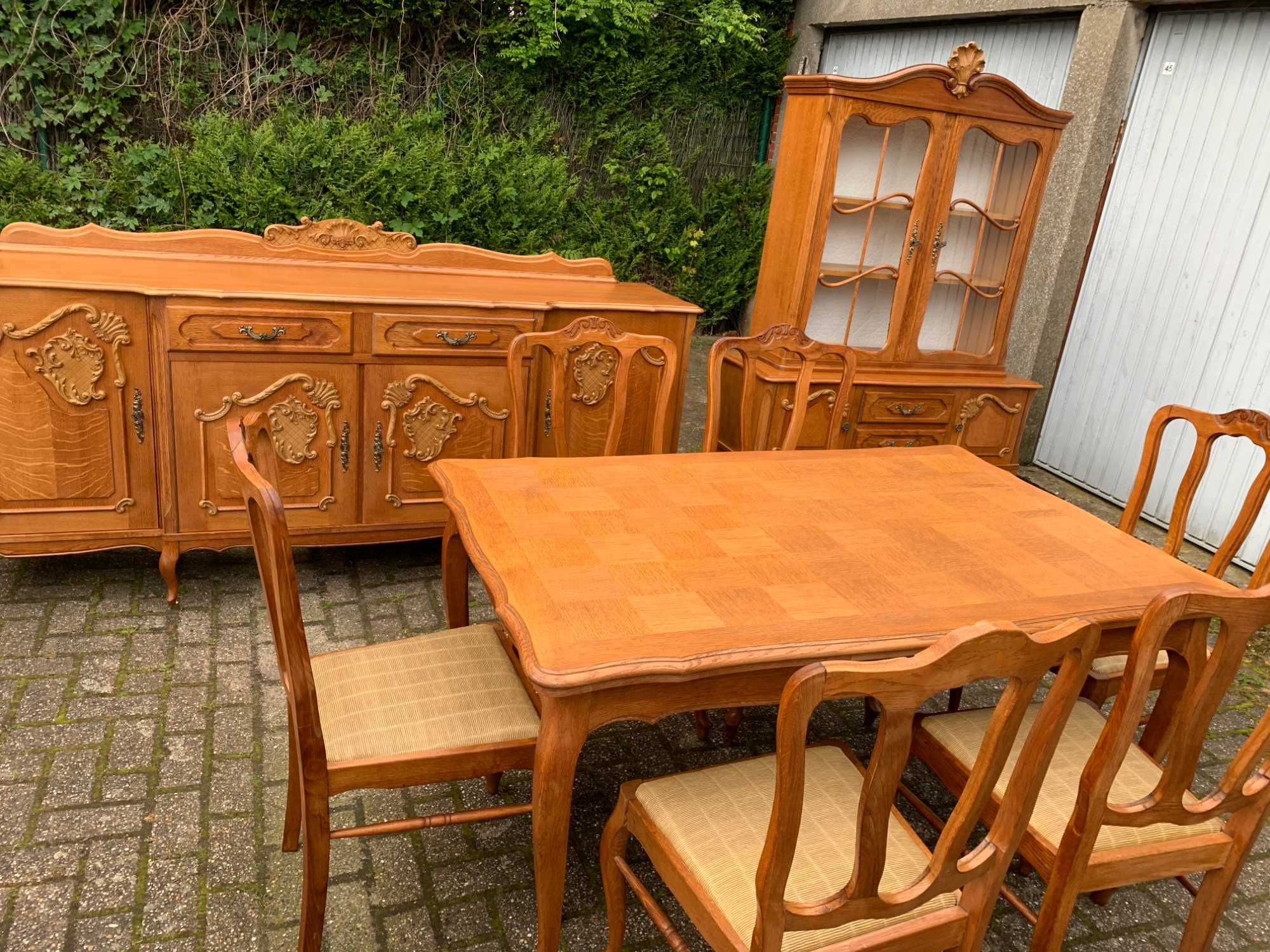 Rozkładany stół i 6 krzeseł w ludwikowskim stylu - Meble z Francji.