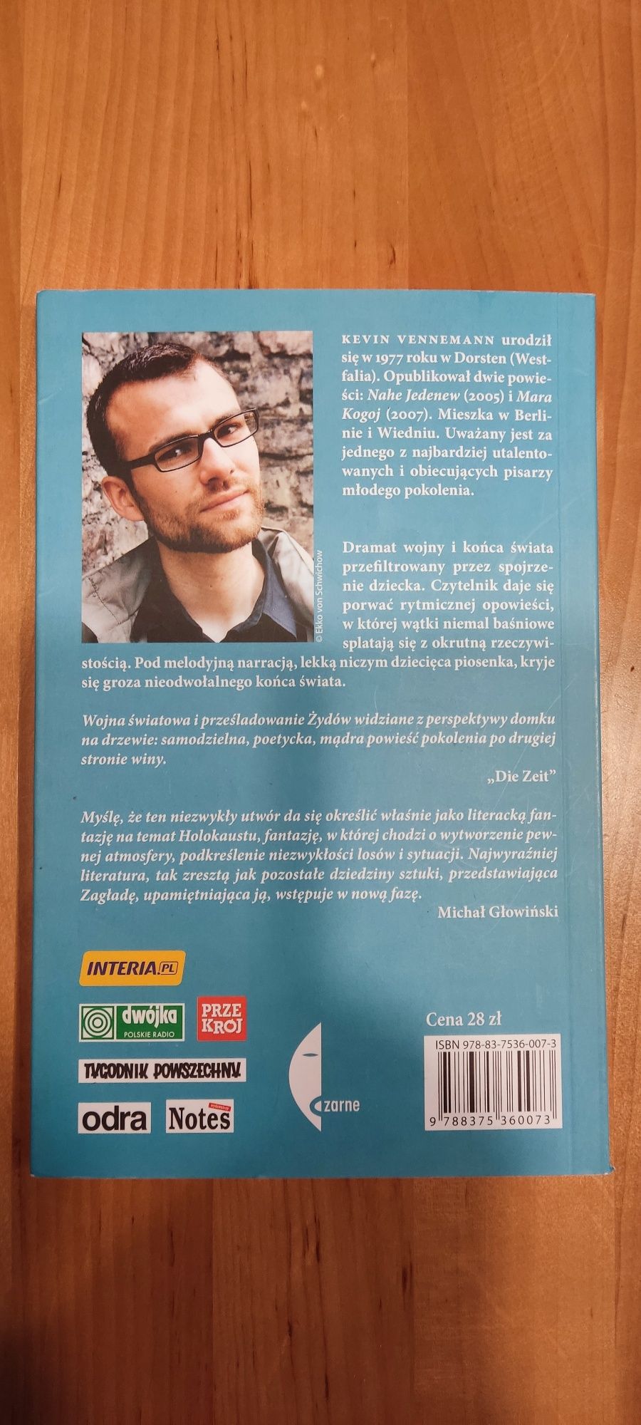 Blisko Jedenew Kevin Vennemann Czarne