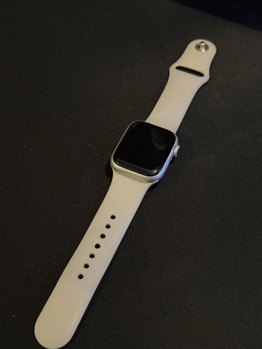 Apple watch 8 41mm Starlight