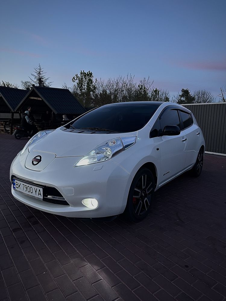 Nissan leaf з WEBASTO в продажі