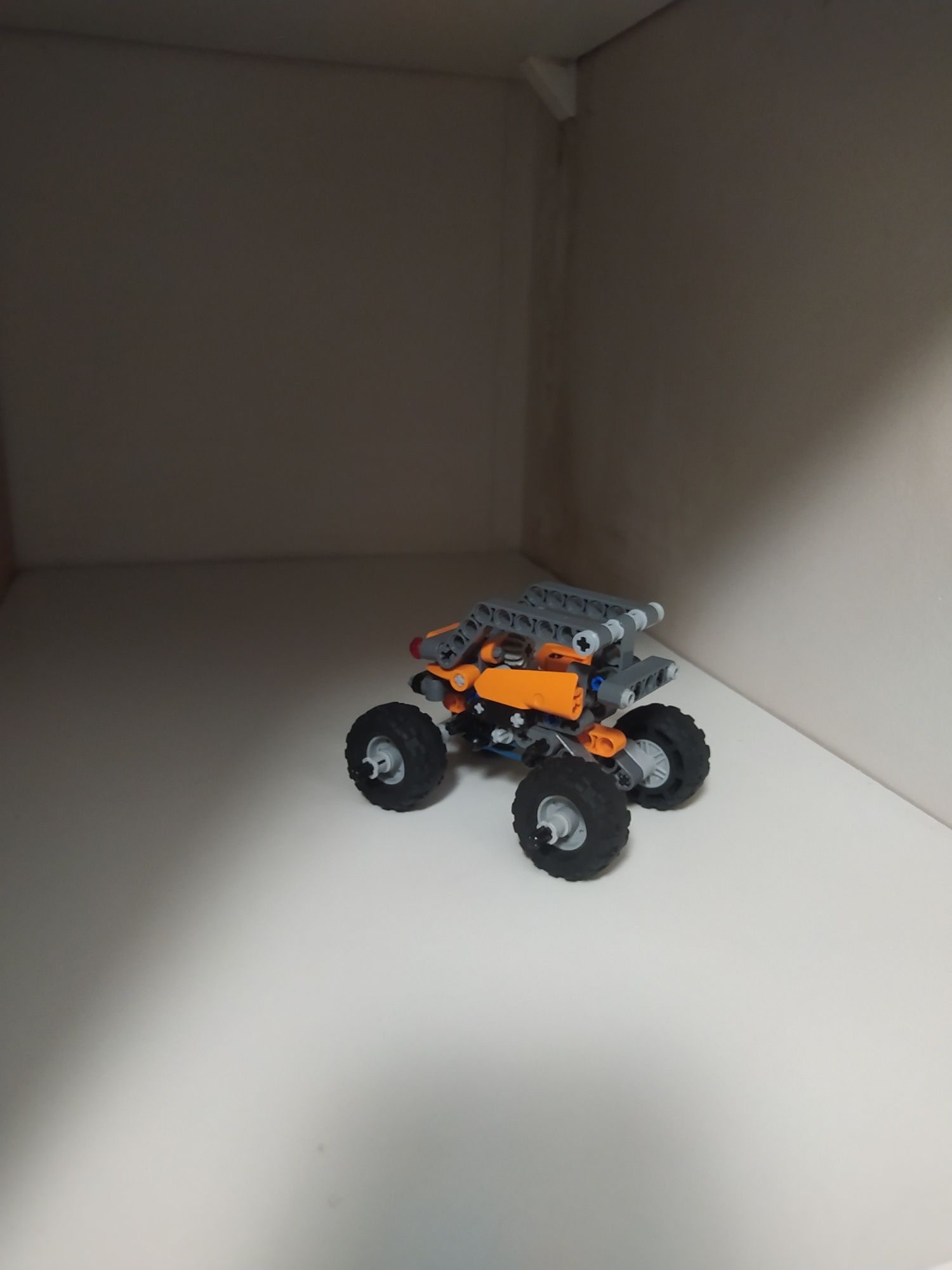 Samochód terenowy LEGO technic