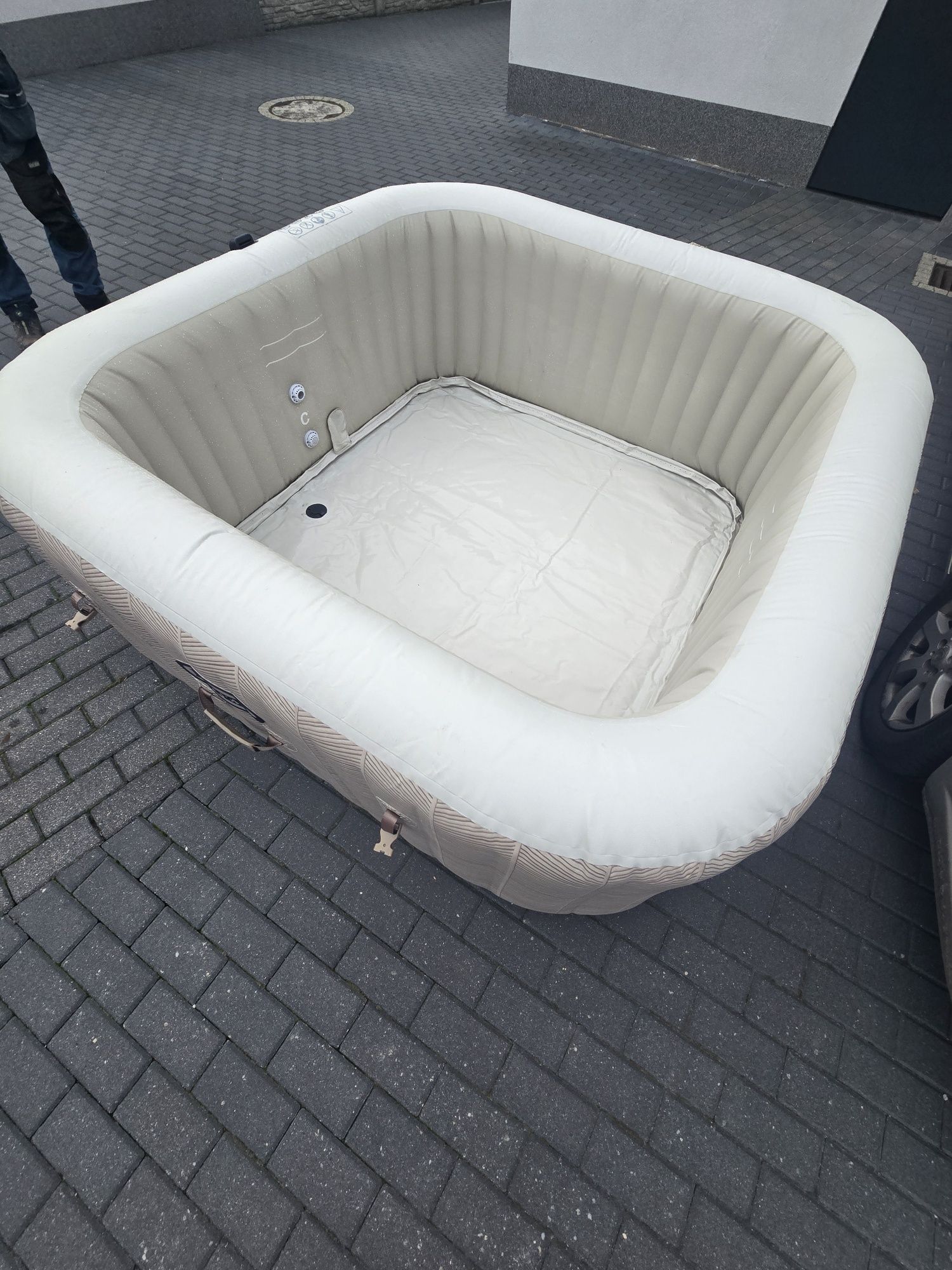 Niecka   intex pure spa