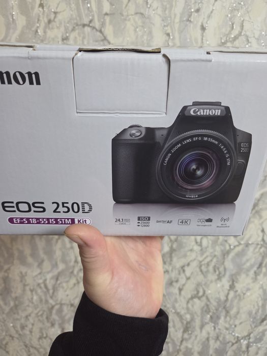 Фотокамера дзеркальну Canon Куплена 24.01.2025не користувалися