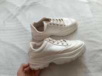 Białe sneakersy damskie