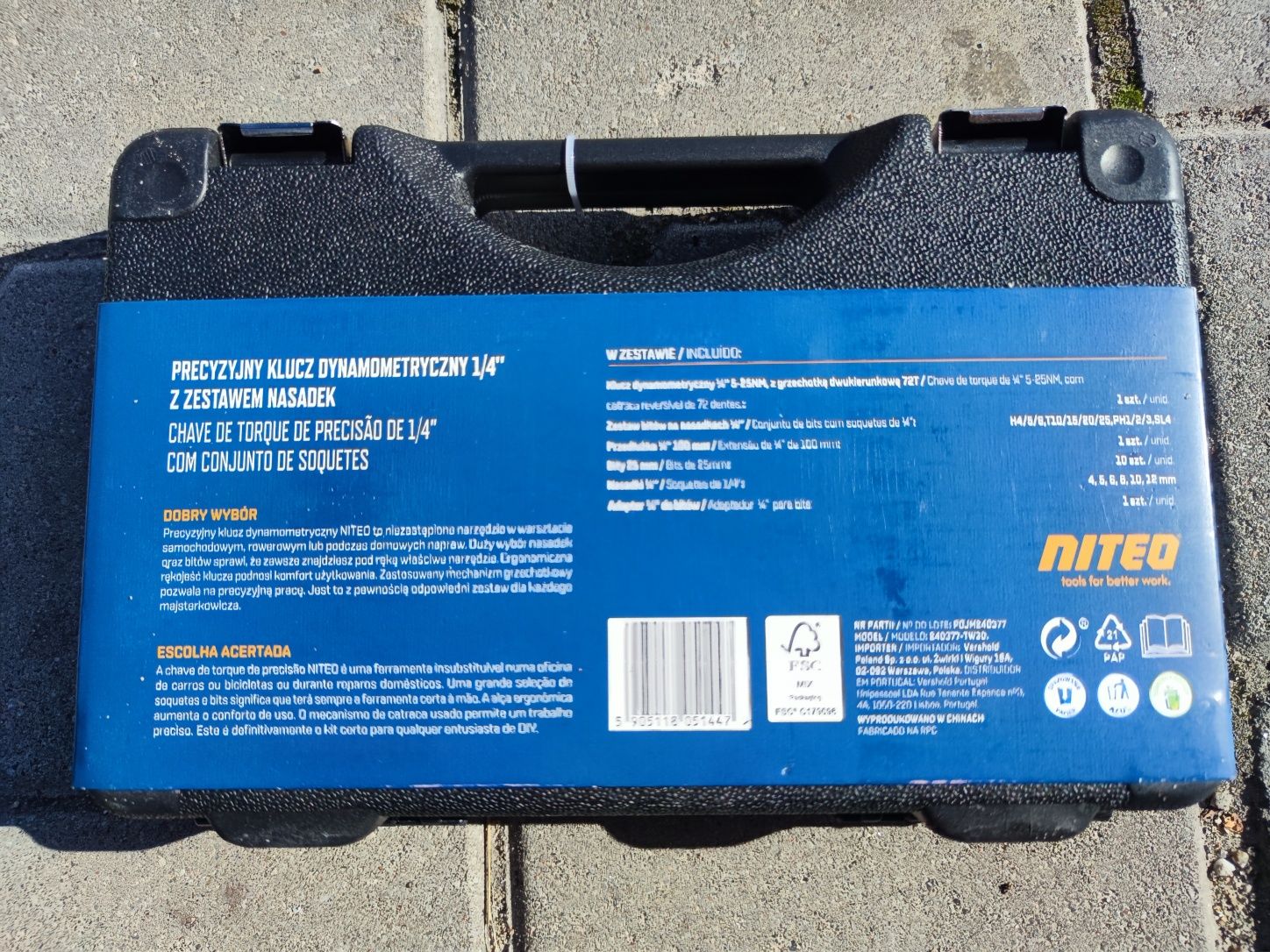 Klucz Dynamometryczny 1/4 5-25NM w zestawie z nasadkami 21el. NOWY