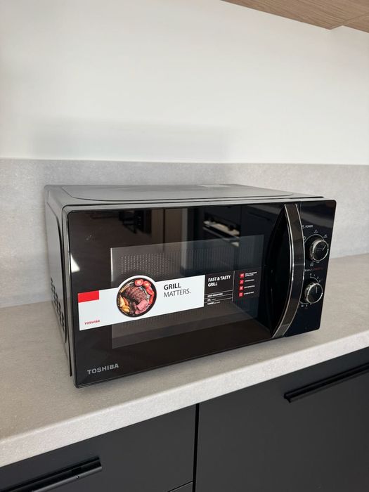 Kuchenka mikrofalowa Toshiba MWP-MG20P BK 1000W - stan bardzo dobry