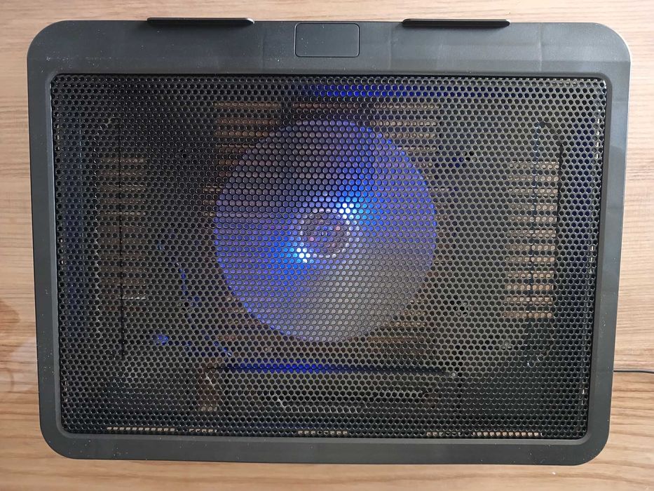 Охолоджуюча підставка для ноутбука