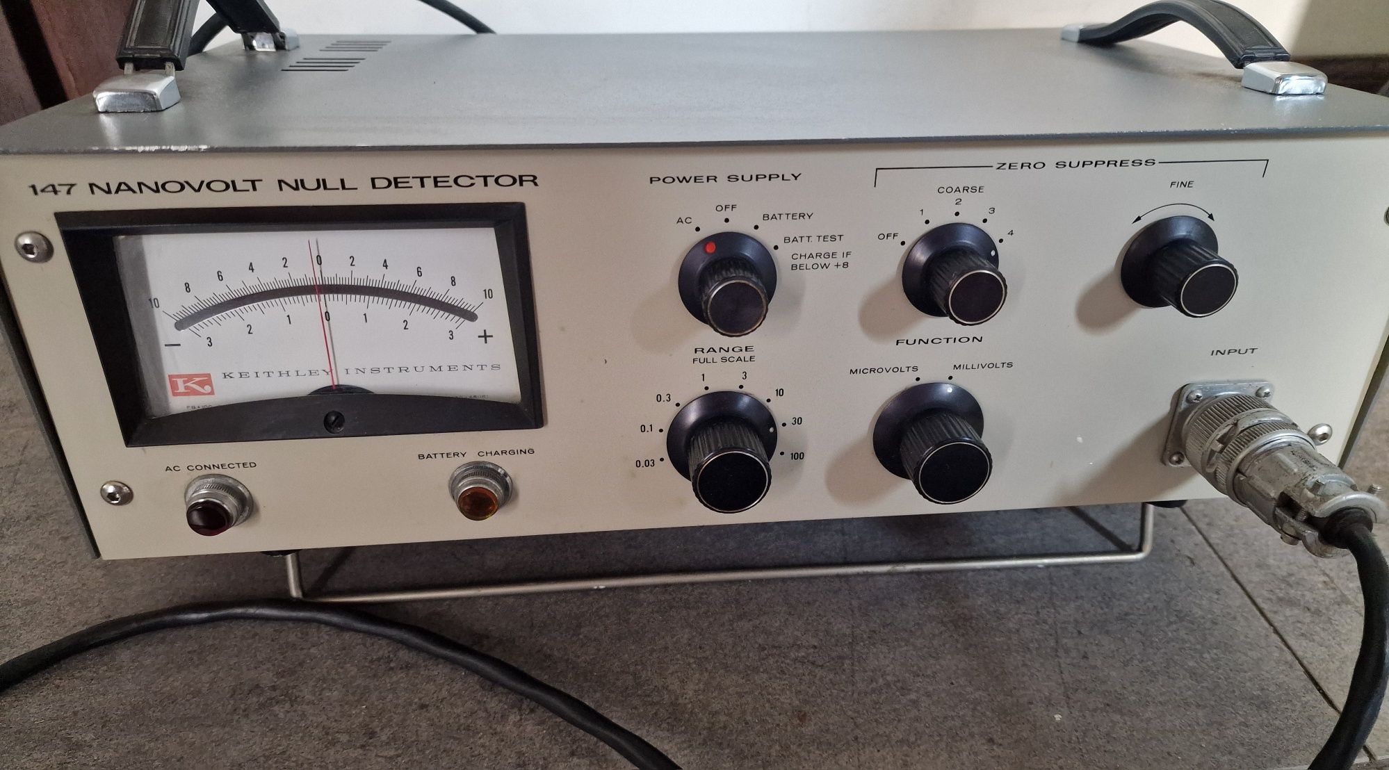 Nanowoltomierz Keithley 147