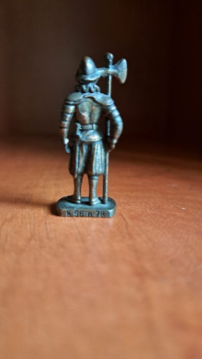 Фигурка рыцарь металл