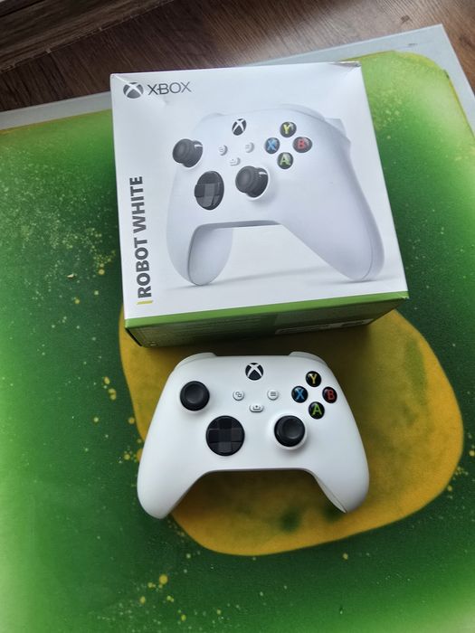 Pad do xboxa series X/S