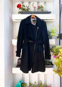 Czarny dłuższy klasyczny jesienno zimowy płaszcz z wełną Amisu 38