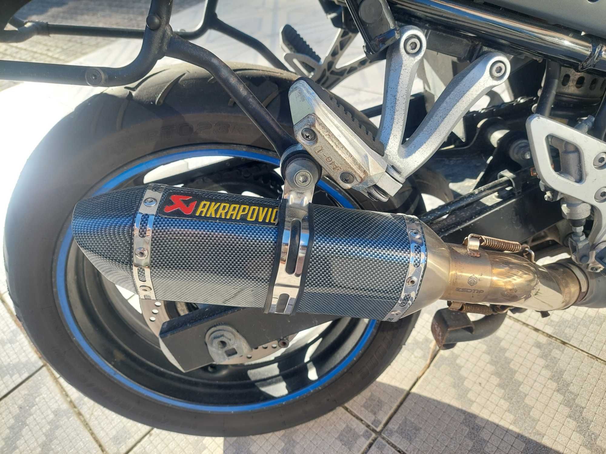 Mota Suzuki GSX 650F impecável com extras