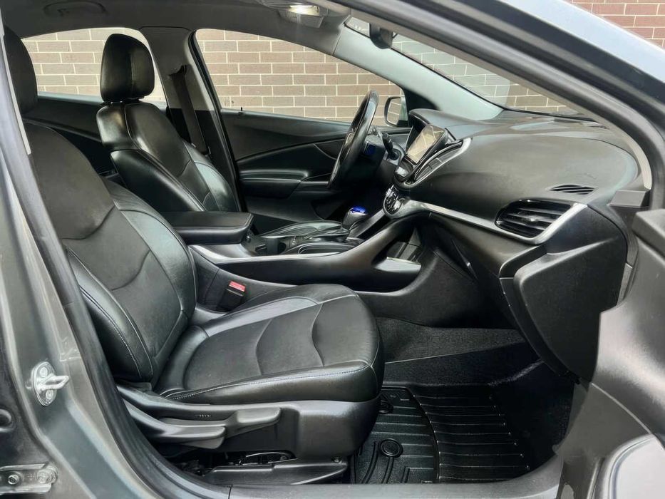 Chevrolet Volt Premier      2017