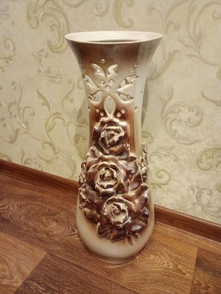 Продам вазу керамічну