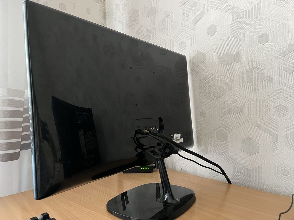 Монитор LG (27MP67HQ)