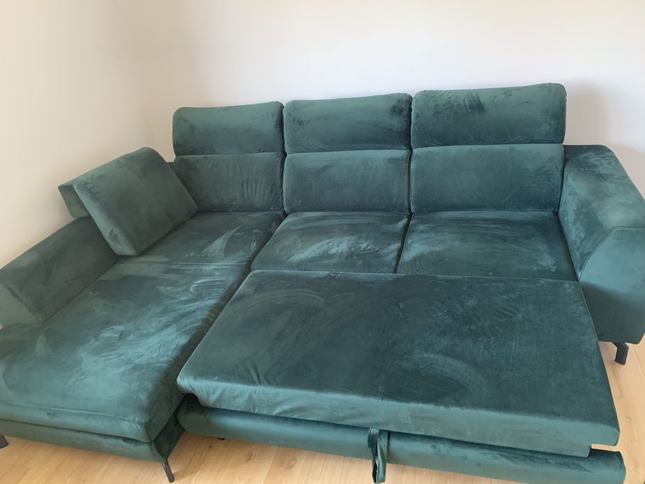 Zestaw mebli salonowych z narożnikiem z funkcją spania