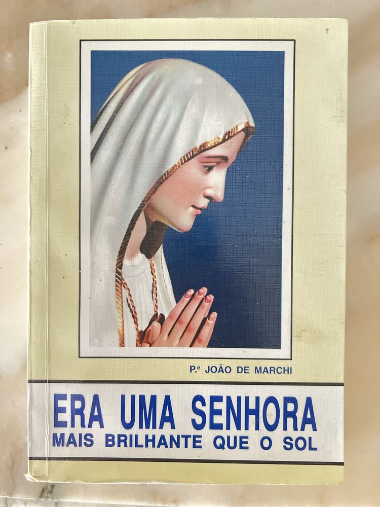 Vende-se vários livros em bom estado