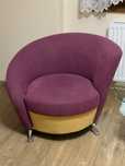 Fioletowy fotel sofa