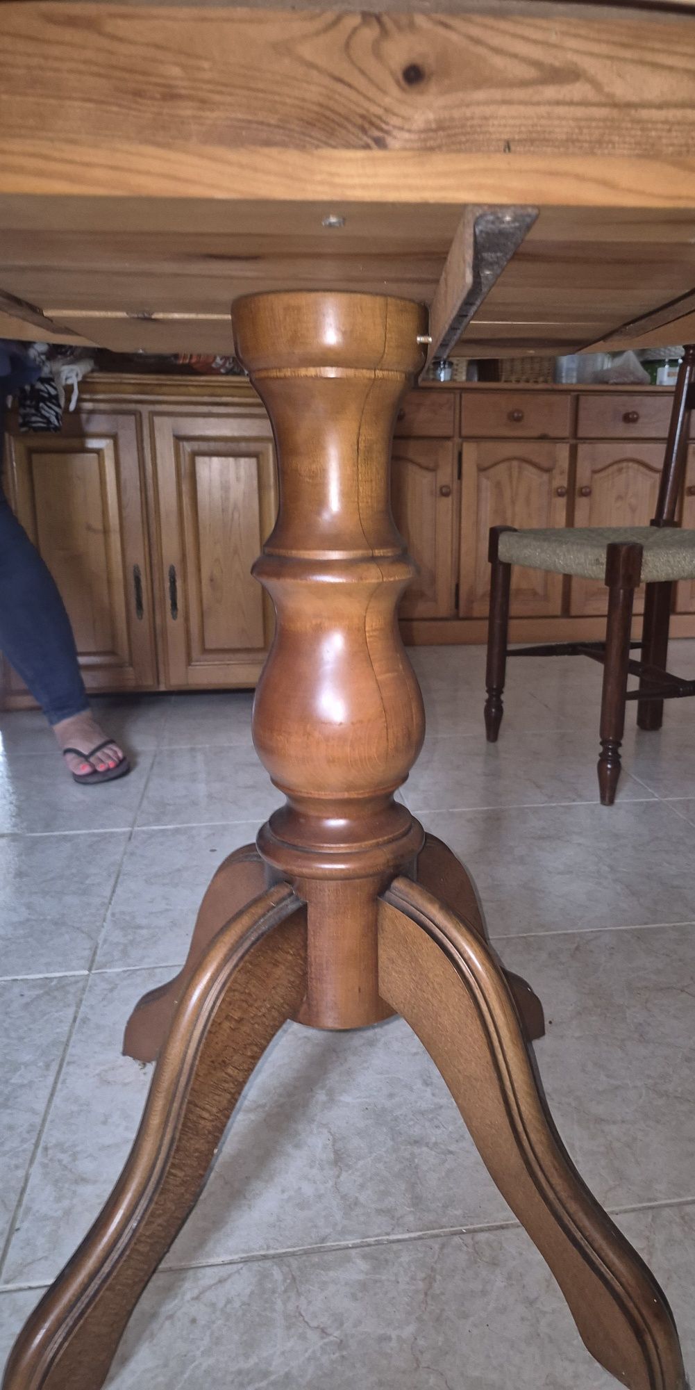 Mesa extensível de madeira