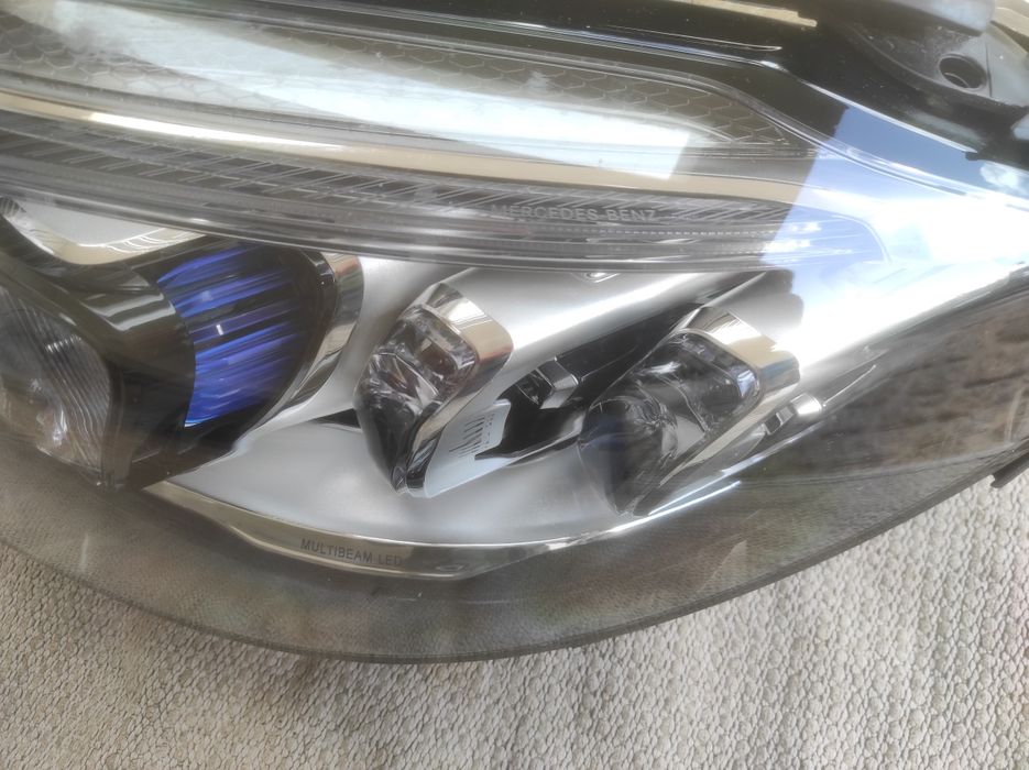 Farol esquerdo Mercedes 205 lift Full Led Multibeam