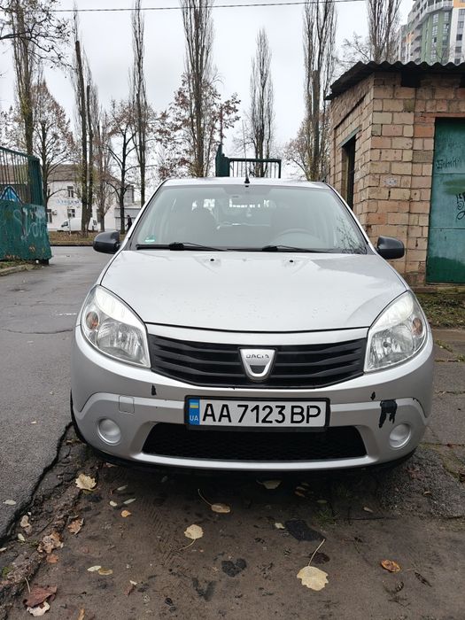 Dacia Sandero 2009 1.2 MT
