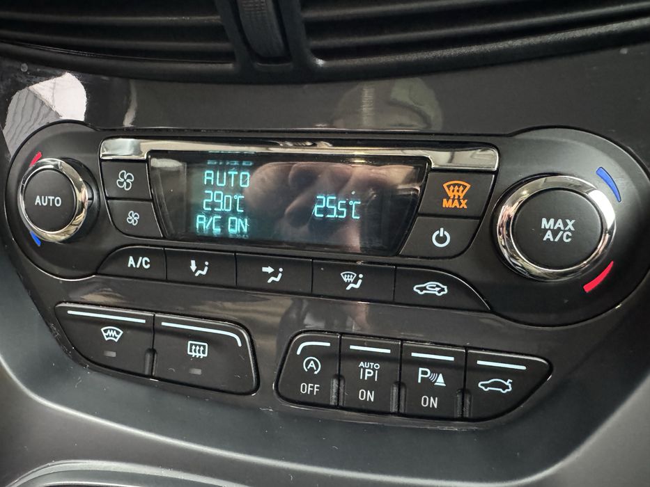 Продаєтся Ford Kuga 2015 року